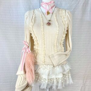 ♡ long puffy sleeve knit top, with ruffle & lace detailing ♡